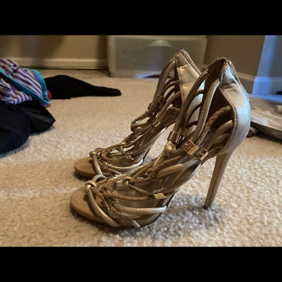 Bebe heels size 7 - Picture 3 of 4